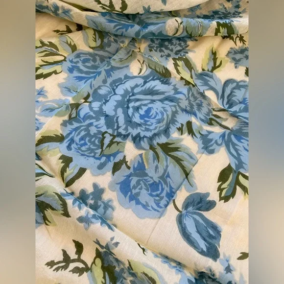 Blue Flowered Sarong/Pareo - Picture 3 of 7